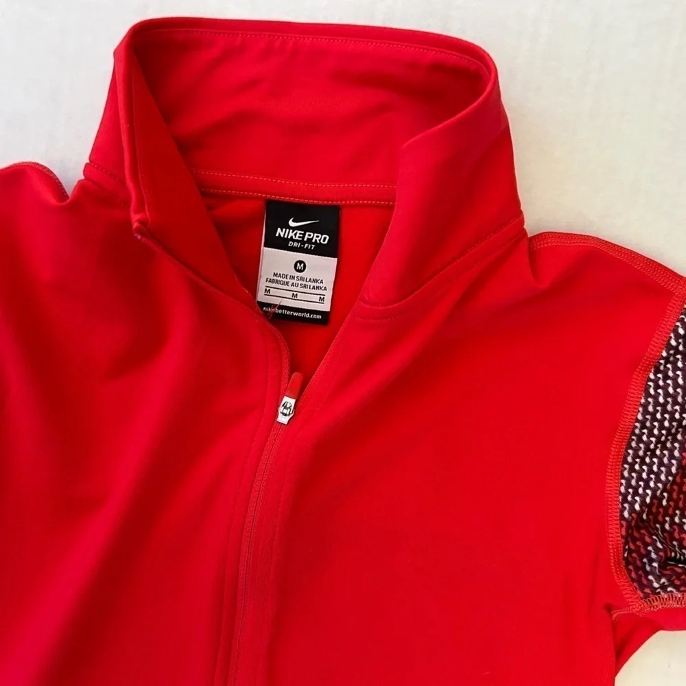 Nike pro fit women’s1/4 zip pull over Aztec performance fleece lined top Sz-M.Y9